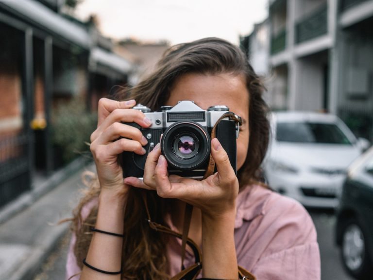 The Ultimate Beginners Guide for How to Get Into Photography