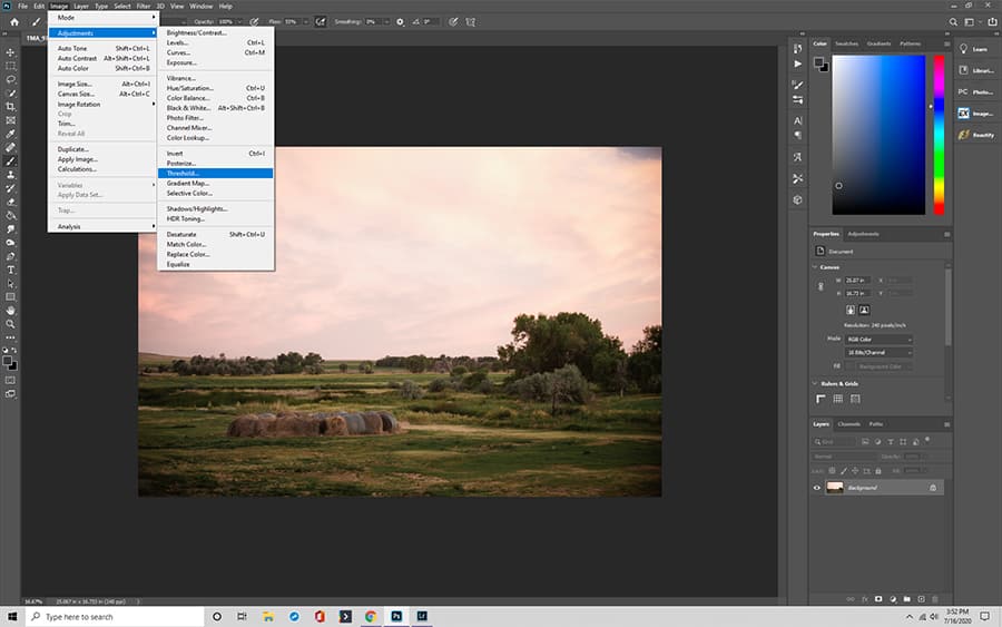 Use an image of a skyline to create a grunge border in PS