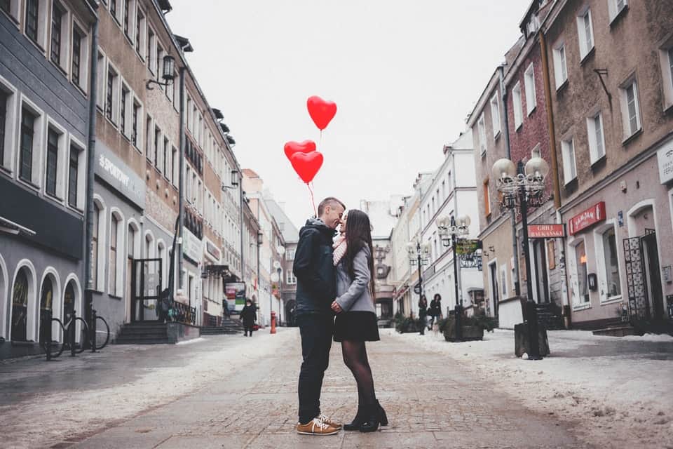 couple with ballons